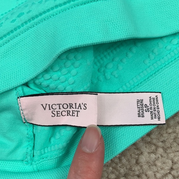 Bundle of 2 Victoria’s Secret seamless bralettes - Picture 6 of 7